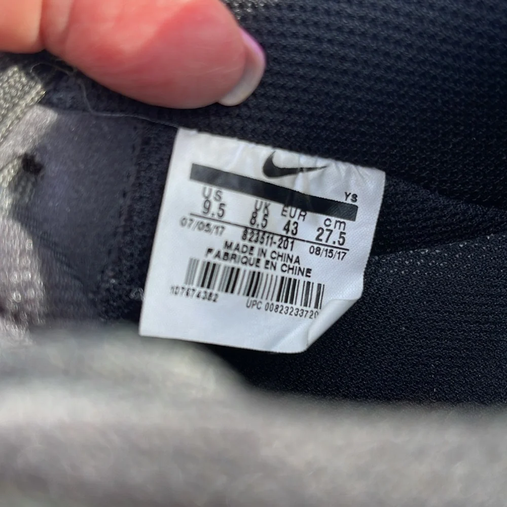 NIKE AIR FORCE 1 LV8 CAMOUFLAGE LOW TOP SNEAKERS WITH WHITE BOTTOM US SIZE 9.5 M - Picture 15 of 15